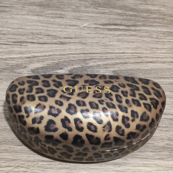 Guess eyewear sunglasses hard case with cleaning cloth leopard print - Picture 2 of 6